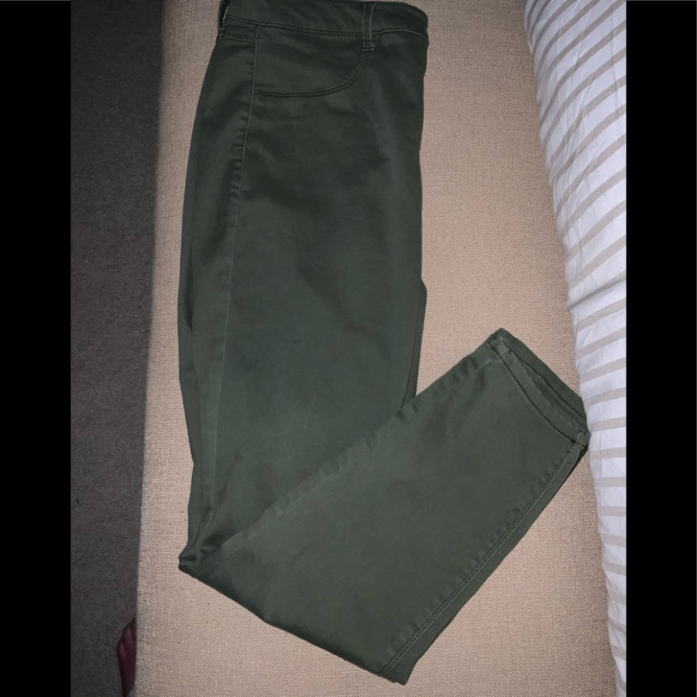 Woman’s olive green skinny,soft jean ( worn once )